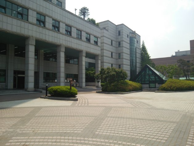 富川市庁の正面右側に広がる風景